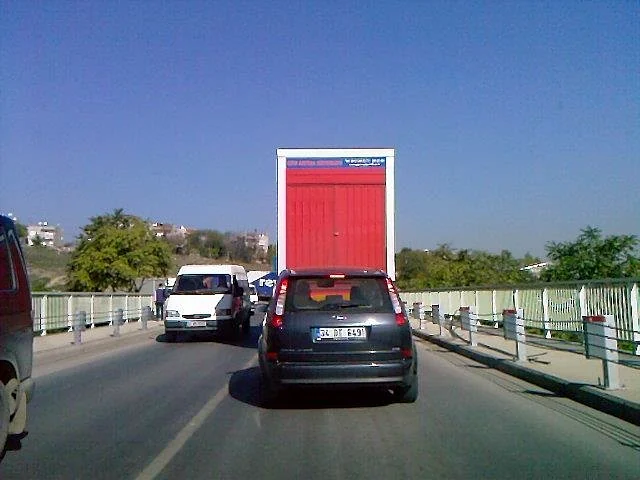 WaterMill mobil arıtma ünitesi trafikte sevk edilirken
