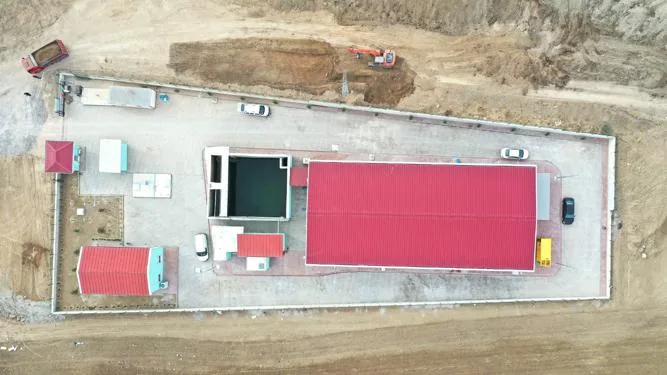 Genel arıtma tesisi üstten drone görünümü